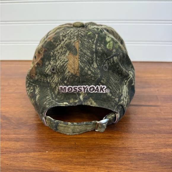 Mossy Oak women’s camo & pink graphic baseball hat. One size fits most. - Picture 2 of 6